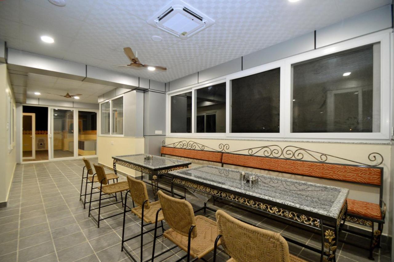 Kapish Home-All Pure Veg ชัยปุระ ภายนอก รูปภาพ