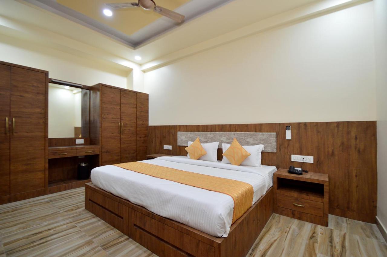 Kapish Home-All Pure Veg ชัยปุระ ภายนอก รูปภาพ